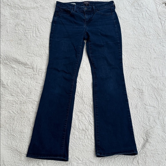 NYDJ Bootcut Jeans Lift & Tuck Technology size 6 - Picture 1 of 5